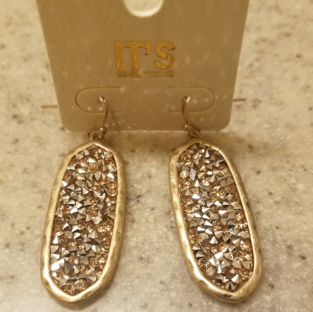 HP!! LAST ONE!! Rose & Gold Glitter Stone Earrings - Picture 4 of 4